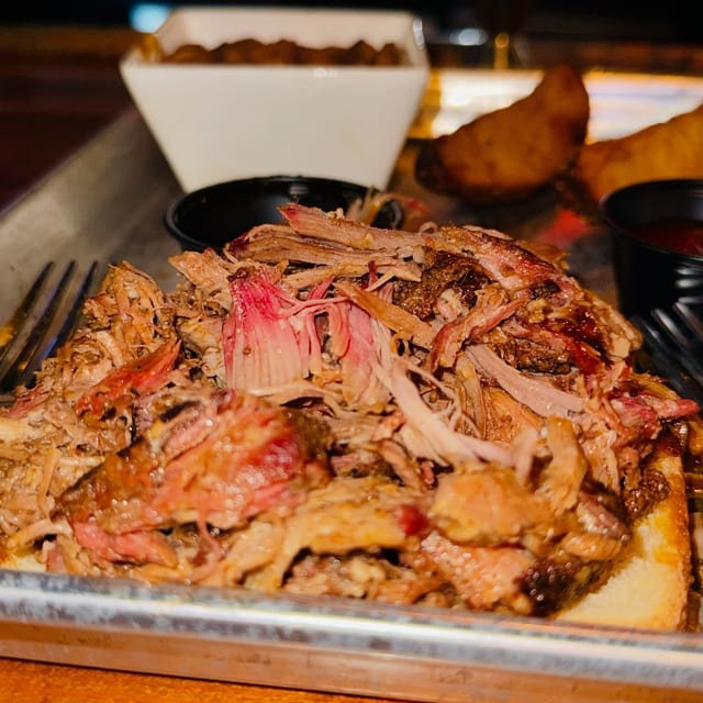 1 lbs PULLED PORK.
